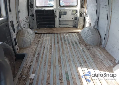 2002 Chevrolet Express from USA, damaged, VIN 1GCGG25R821178801